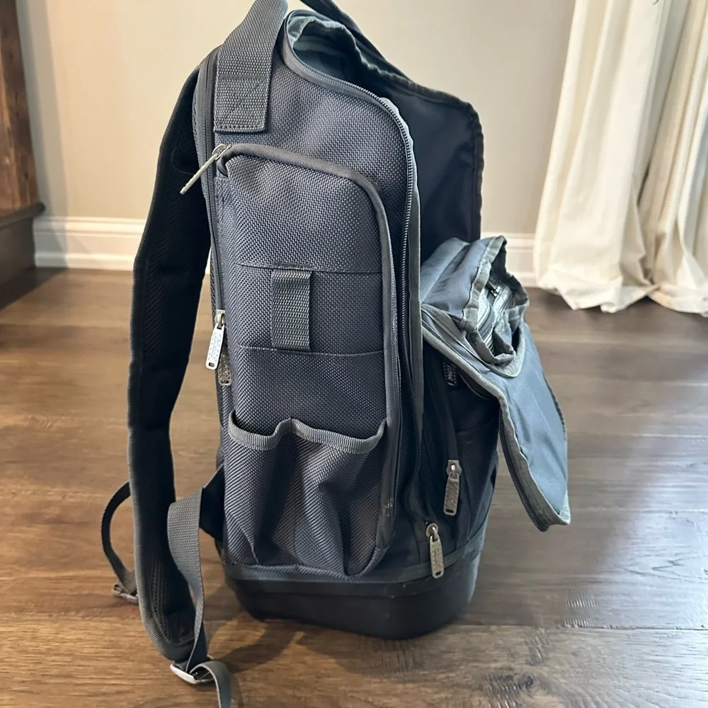 Eastwing Hard Bottom Tool & Laptop Backpack 20in